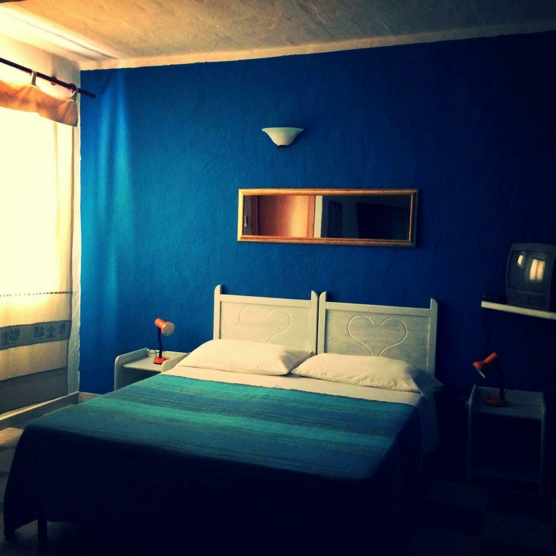 En Ville Bed And Breakfast Gonnesa Buitenkant foto